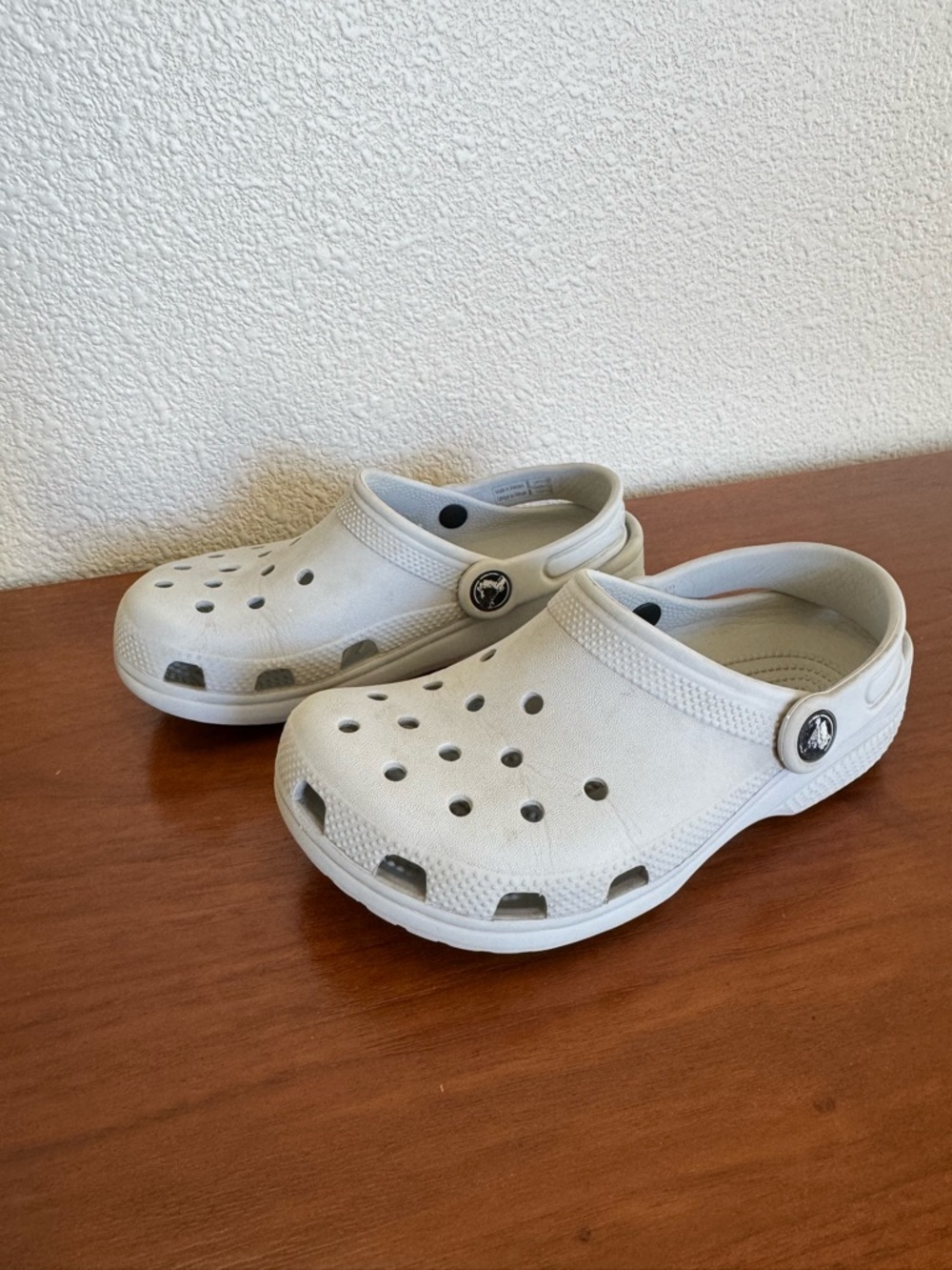 Kids Crocs Size 1 Light Gray
